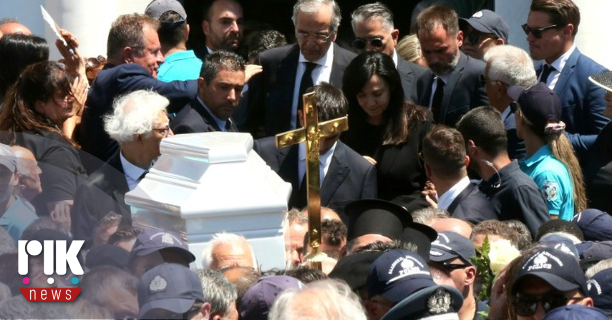 Πλήθος κόσμου στο τελευταίο «αντίο» στη Λένα Σαμαρά