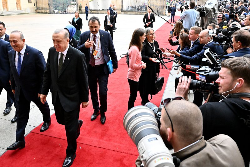 ΕΡΝΓΟΓΑΝ ΠΡΑΓΑ ΣΥΝΟΔΟΣ Photo by Joe Klamar AFP.jpg