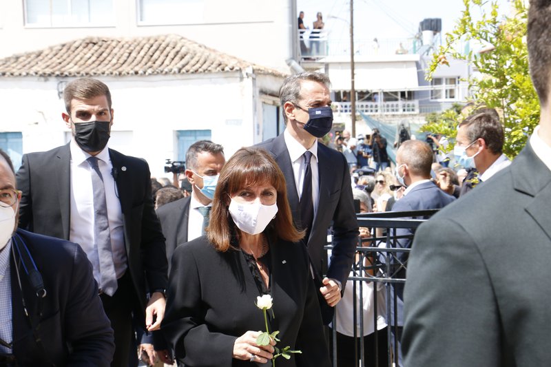ΣΑΚΕΛΛΑΡΟΠΟΥΛΟ ΜΗΤΣΟΤΑΚΗΣ ΚΗΔΕΙΑ ΘΕΟΔΩΡΑΚΗ.jpg