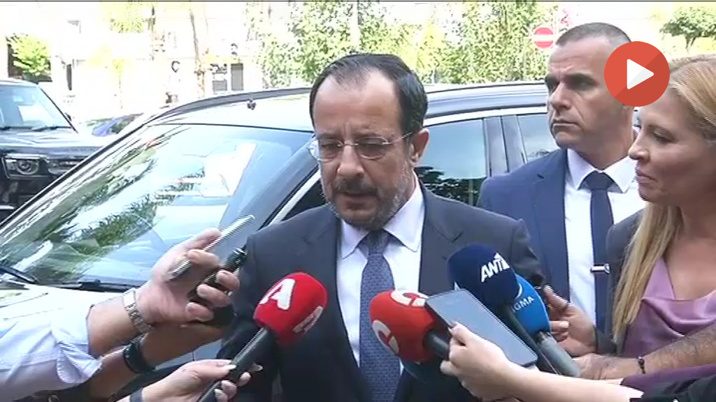 , Ν ,ΛΞ Ν.jpg